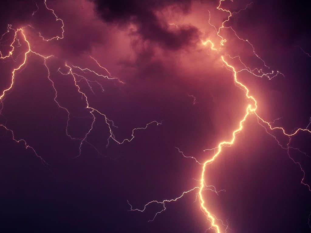 To Be Struck By Lightning Meaning In French