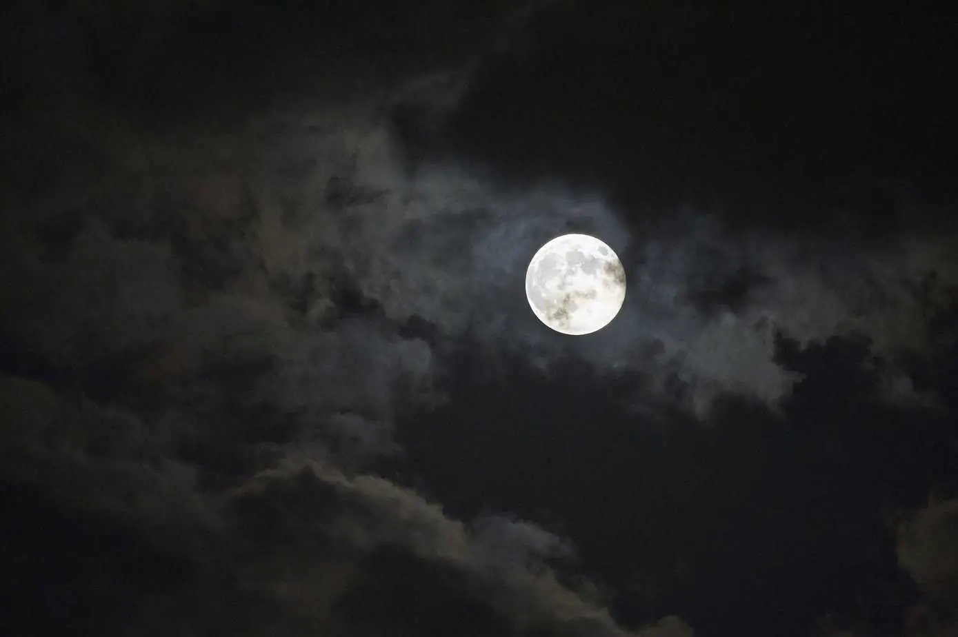 Dream Meaning Of Full Moon April 2023