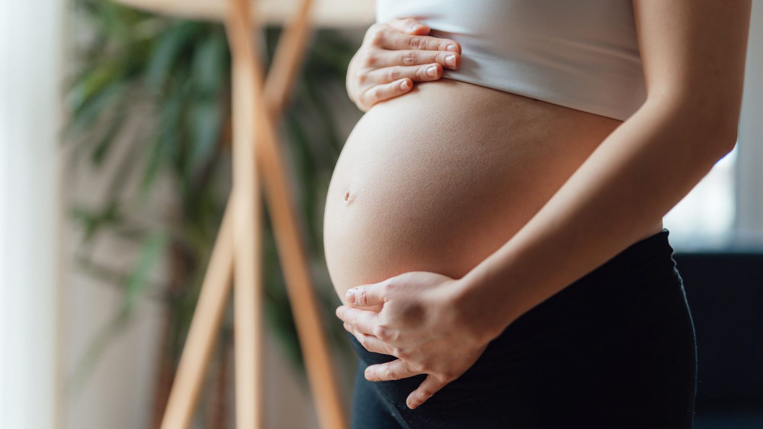 ¿Qué Simboliza Un Estómago Embarazado En Los Sueños?