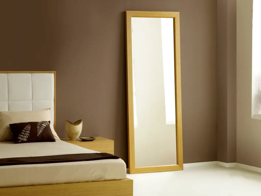 Causes Of Mirrors Facing Beds
