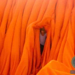 Understanding the Meaning of Orange Clothes in Your Dreams