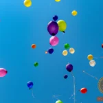 Understanding the symbolism behind balloon dreams